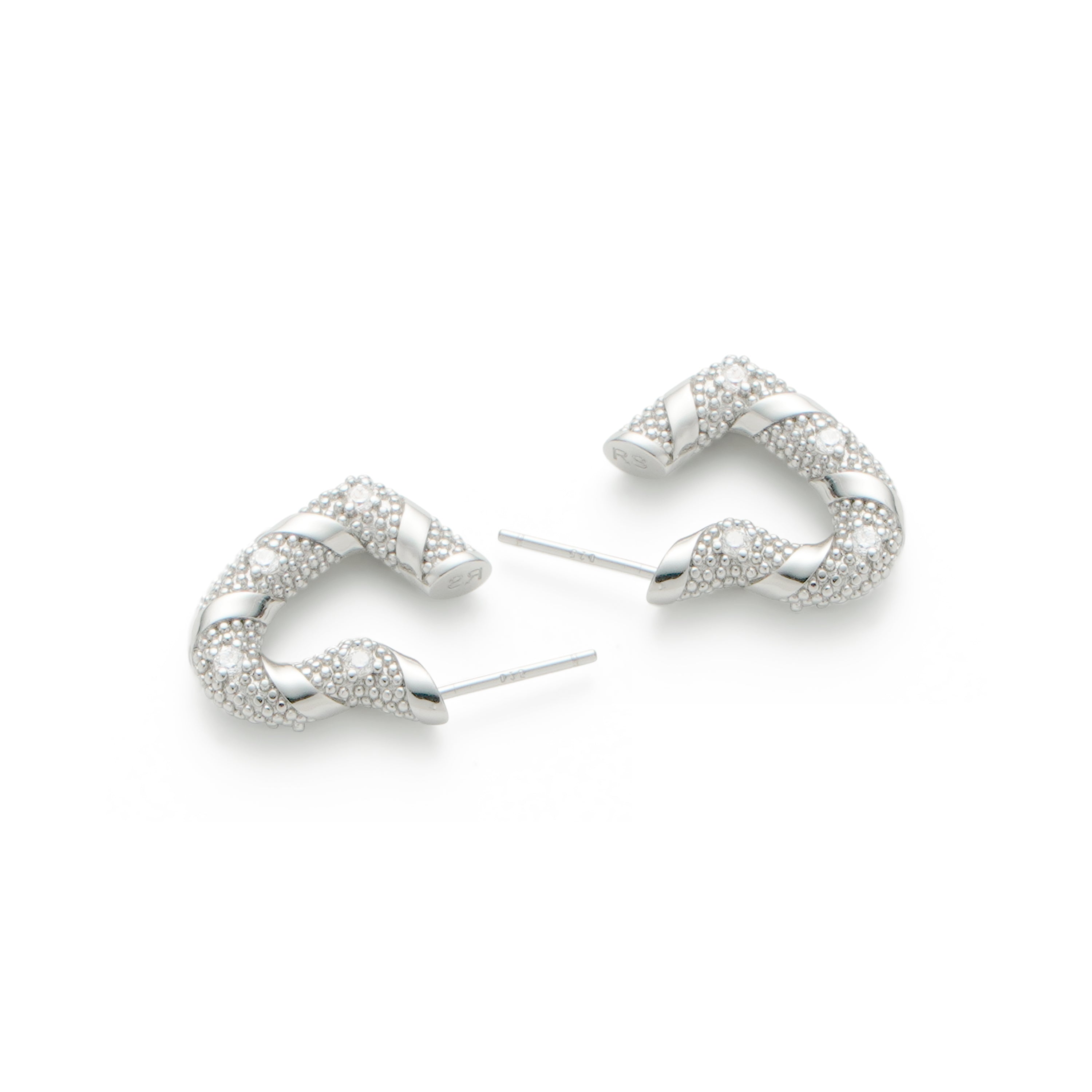 RSNY winding love stud earrings - RSNY R2185A 铜镀铑/银耳针 约18*16*4mm 钻石纹设计元素/爱心型设计元素/时尚感几何造型/纯银高品质耳针