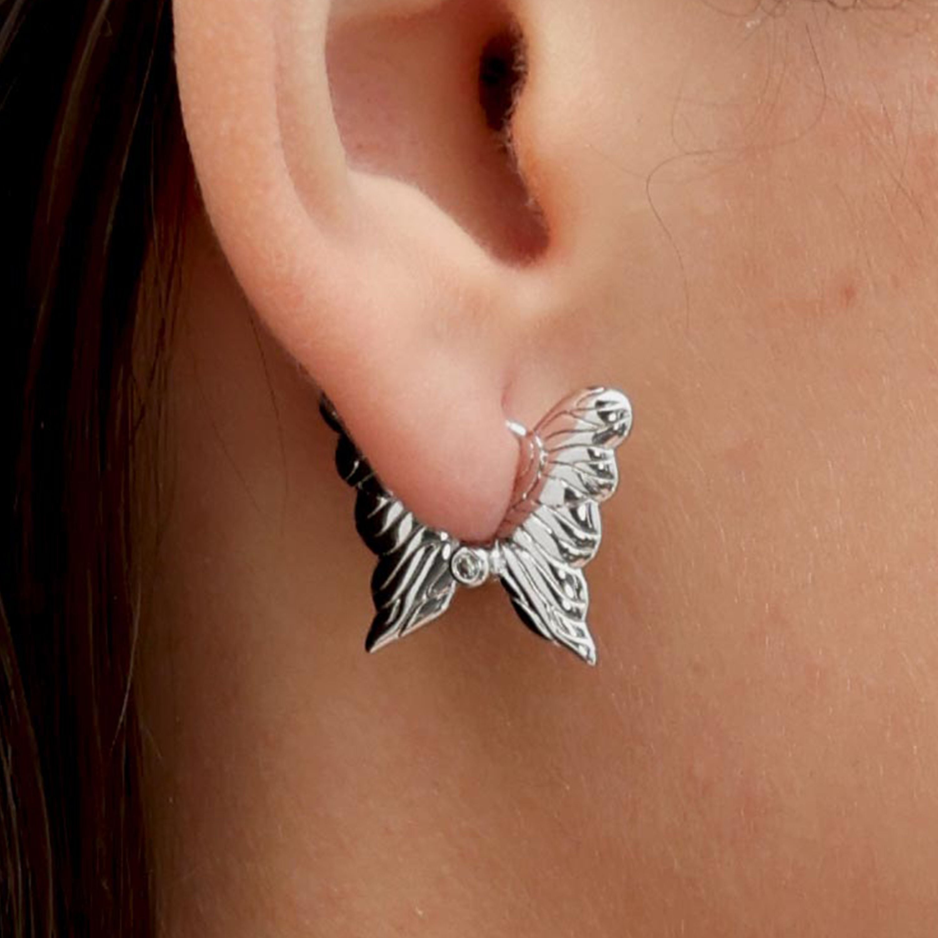 RSNY Textured Butterfly Earrings - RSNY R2175A 铜镀铑/银耳针 约18*24*3mm 时尚感几何造型/镜面级精工抛光/纯手工精雕工艺/精致感细节处理