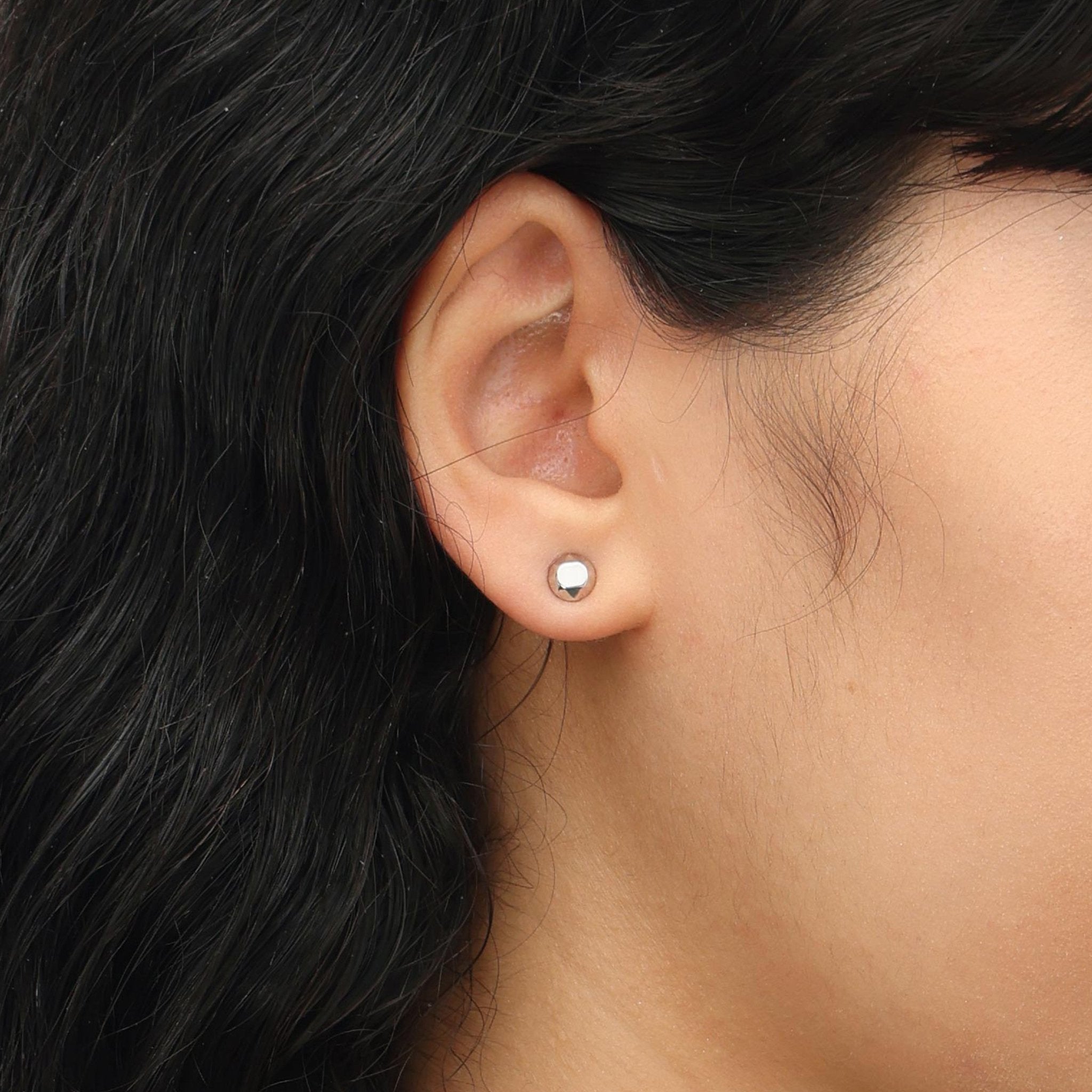 RSNY Basic Diamond Stud Earrings - R2067A